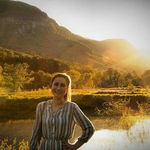 Meet your Posher, Alexis